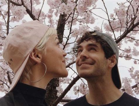 Vanessa Pilon se confie sur sa relation avec Alex Nevsky.